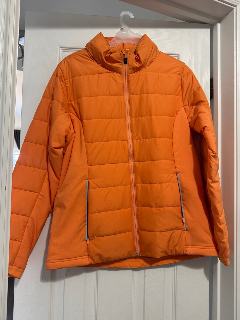 Push FWD Women's Primaloft Training Jacket Medium. Insulated. Lots of Pockets.